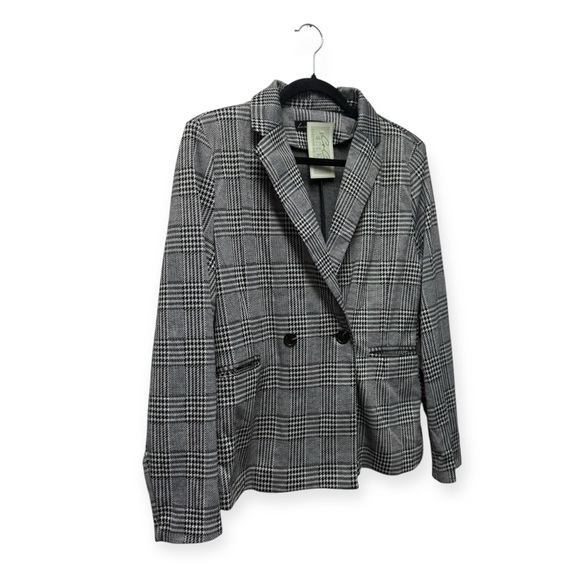 Love Tree Plaid Blazer in Black and White - Picture 2 of 4